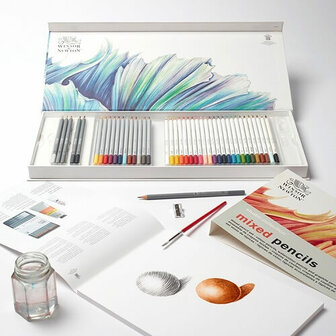 Winsor &amp; Newton Studio Collection Mixed Pencils Set 4